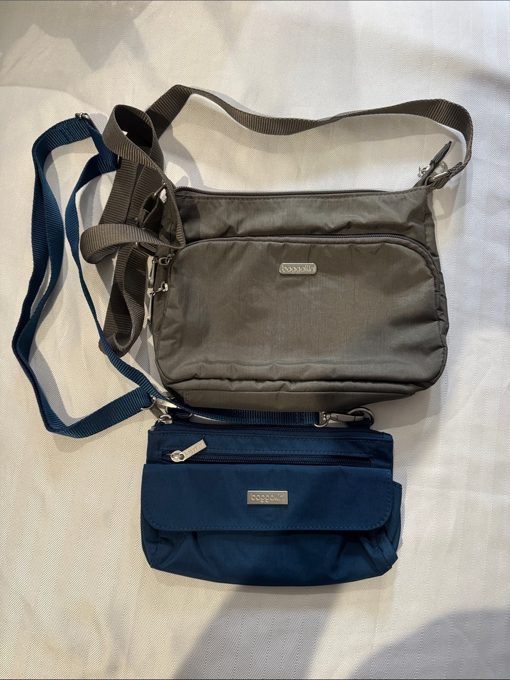 Baggallini Gray Crossbody with Navy Detachable Pouch